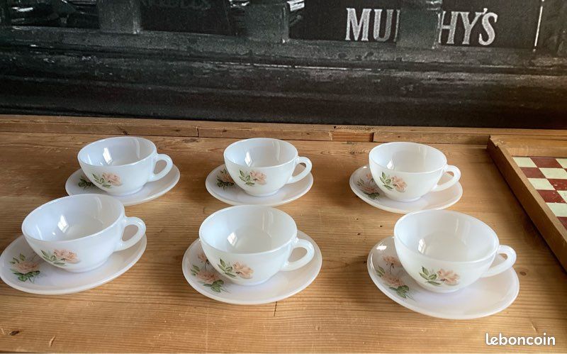 Service café arcopal ancien 6 tasses et soucoupes