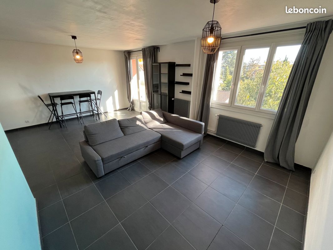Appartement 3 pièces 77 m² · à Bron · 77 m² · 1 200 €/mois
