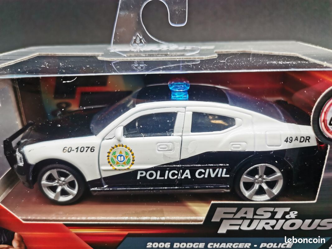 Dodge Charger Police 2006 1:24 - Modelo a Escala - Vehículo Policial d