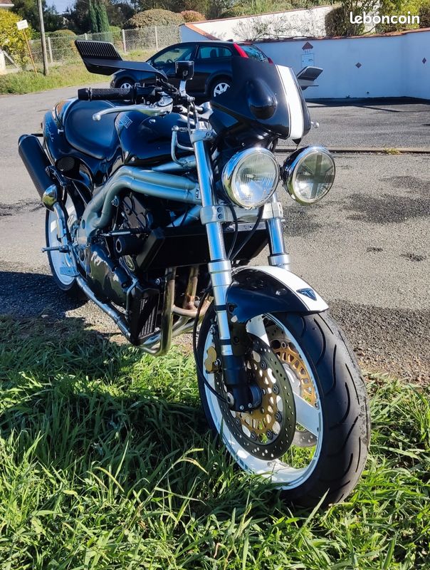 Triumph Speed Triple (image 1)
