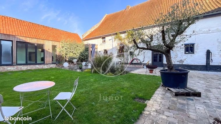 Maison 9 pièces 382 m²