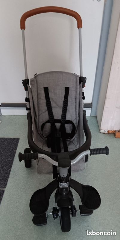 Poussette tricycle évolutive et pliable Smoby by robin