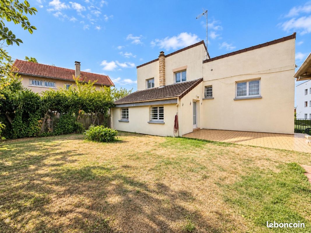 Maison 5 pièces 84 m² · à Brunoy · 84 m² · 325 000 €