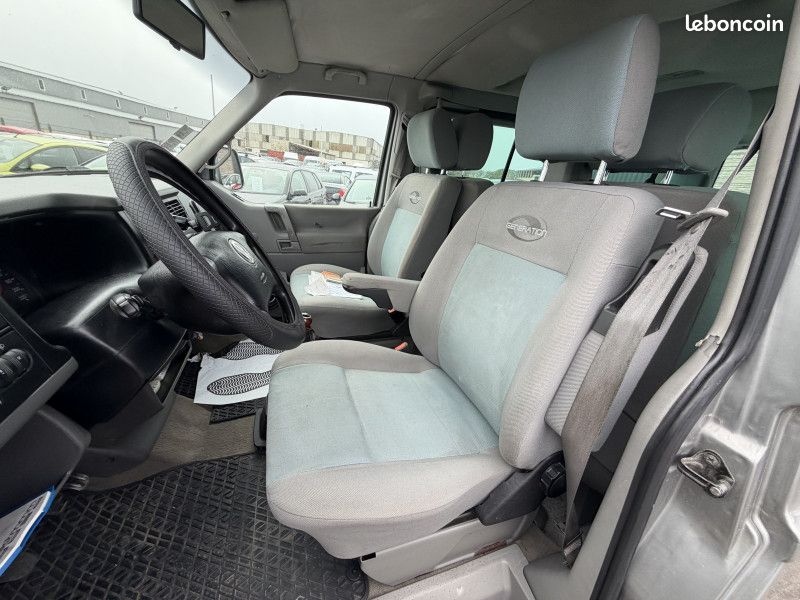 Volkswagen MULTIVAN 2.5 TDI 102CH CONFORT (image 10)