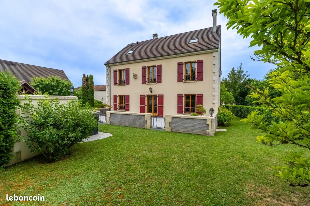 Appartement 8 pièces 214 m² · à Presles · 214 m² · 679 000 €