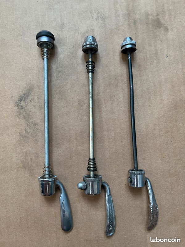 Axes roues arrière (image 1)