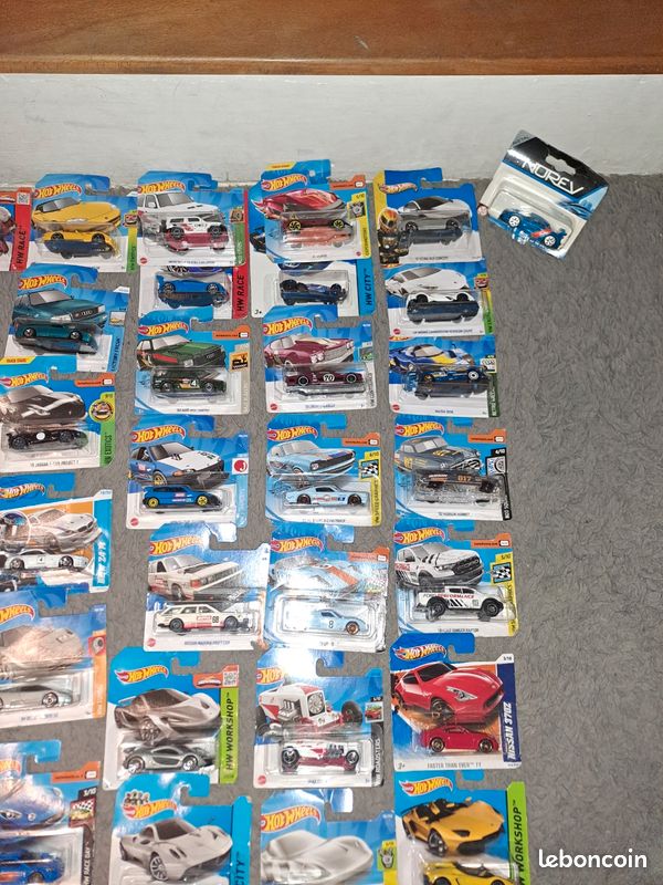 Lot de voitures hotwheels, état neuf, sous blister (image 10)