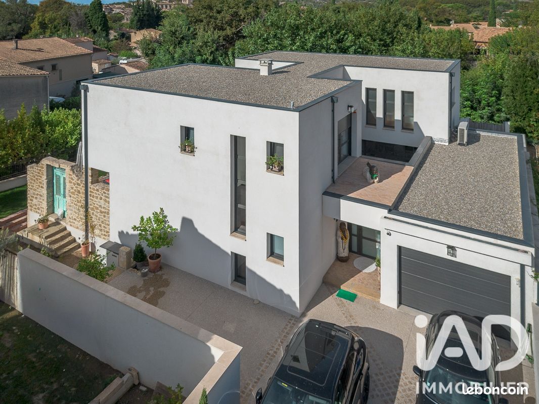Maison 7 pièces 317 m² · à Eyguières · 317 m² · 1 280 000 €