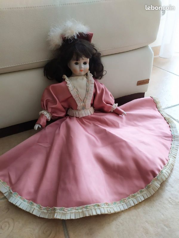 Poupée en porcelaine (image 4)