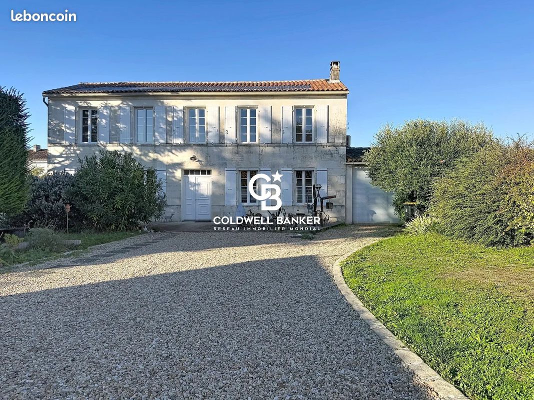 Maison 5 pièces 191 m² · à Salignac-sur-Charente · 191 m² · 269 000 €