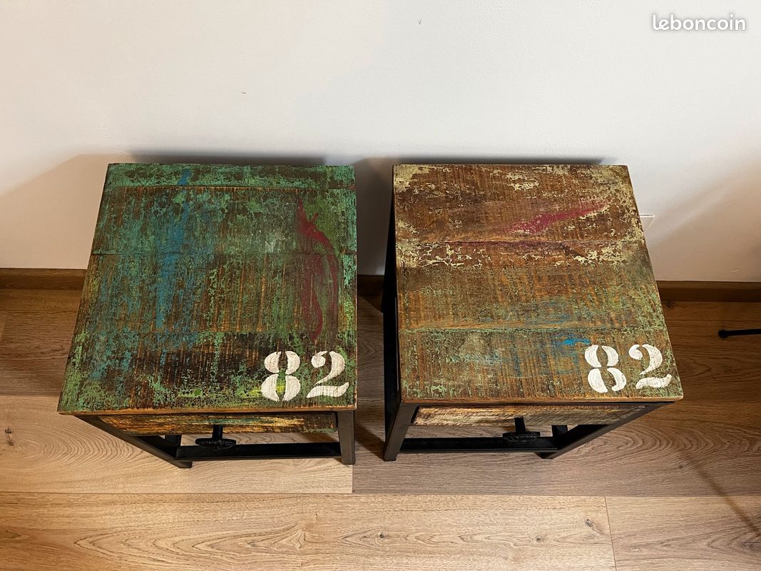 Tables de nuits style industriel en coque de bateau (image 1)