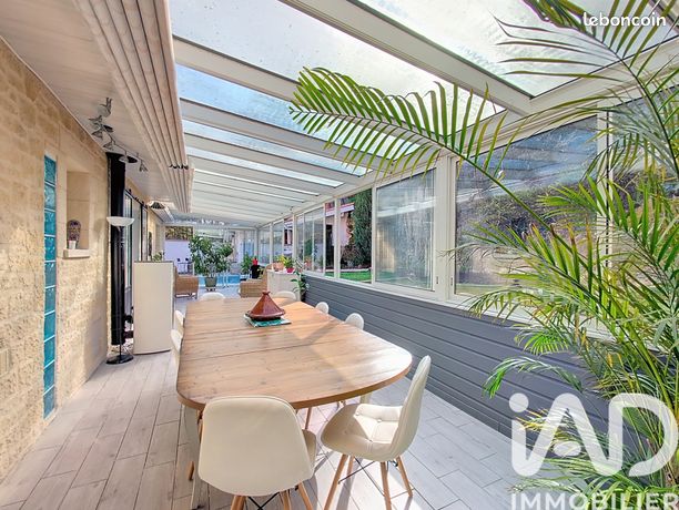 Propriété 6 pièces 230 m²