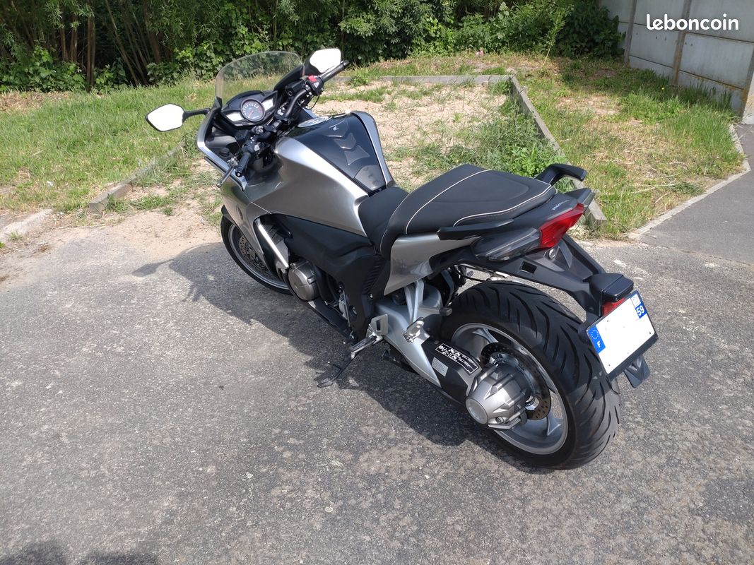 Honda VFR 1200 (image 3)