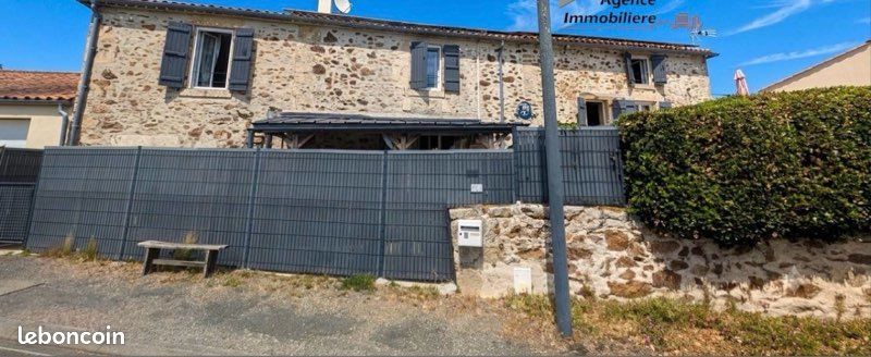 Maison 5 pièces 163 m² · à Mervent · 163 m² · 169 000 €