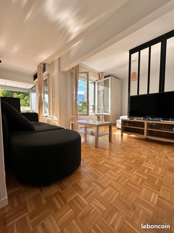 Appartement 1 pièce 40 m² · à Saint-Genis-Pouilly · 40 m² · 1 150 €/mois
