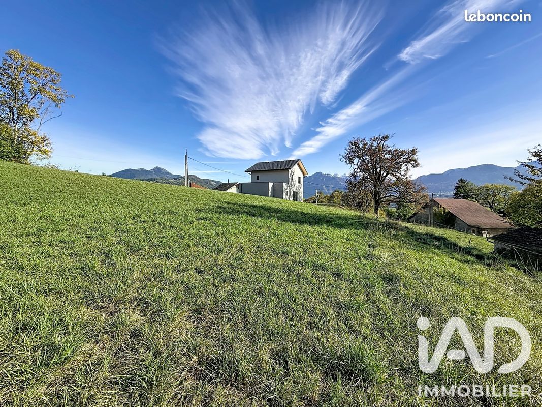 Terrain 643 m² · à Scientrier · 643 m² · 215 000 €