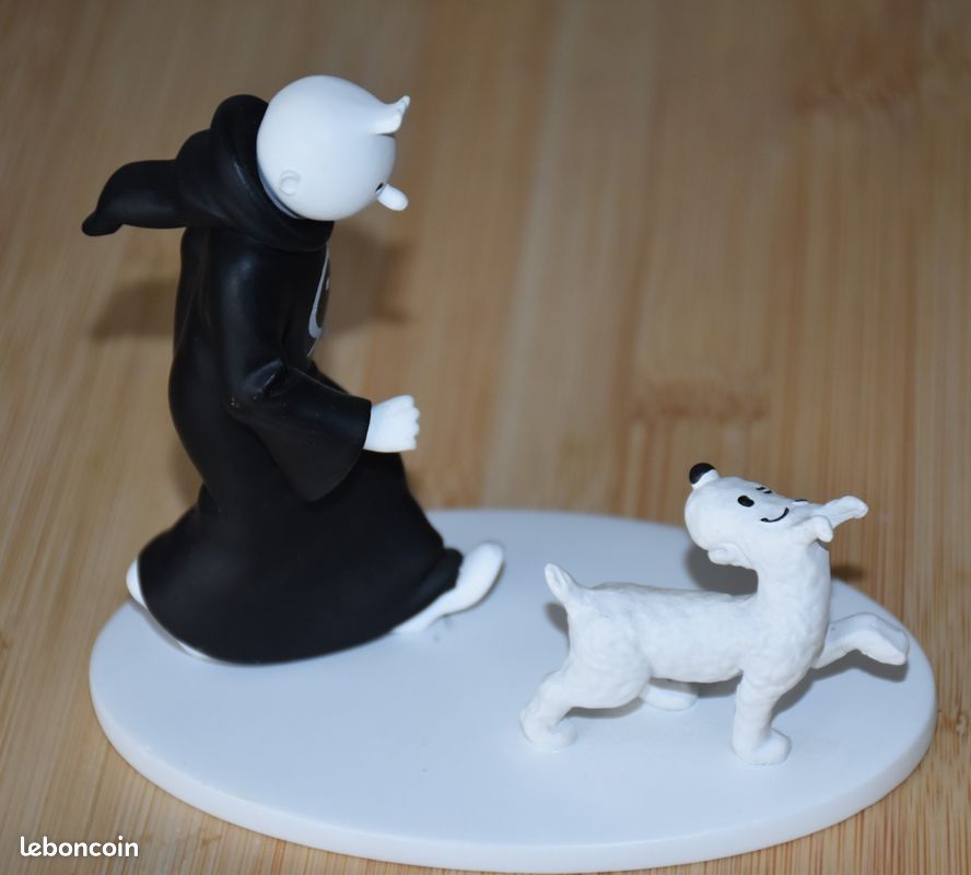 Figurine tintin hors serie noir et blanche n° 5 Tintin en toge et Milou