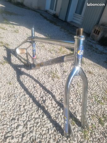 Fourche BMX GT 20 Pouces - 1 1/8 Sans Filet - NOS Old School - Acier