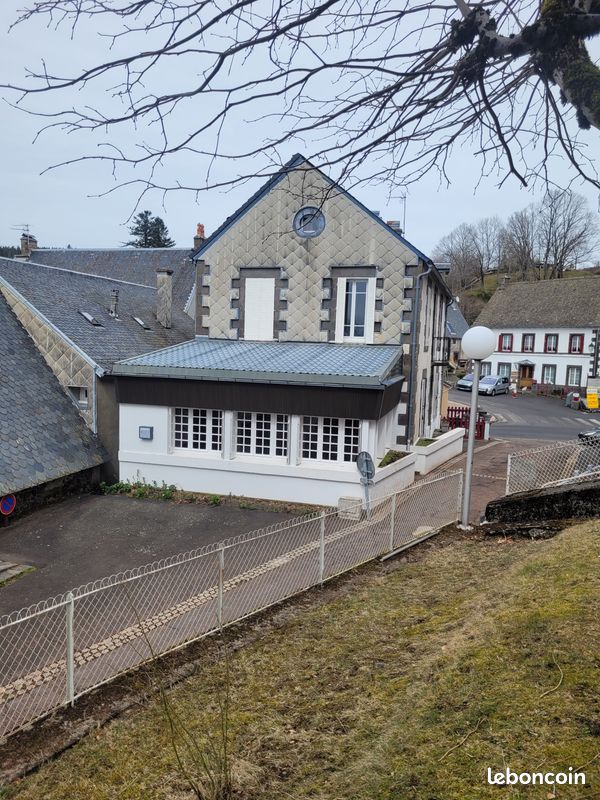 Maison 9 pièces 175 m² · à Murat-le-Quaire · 175 m² · 149 000 €