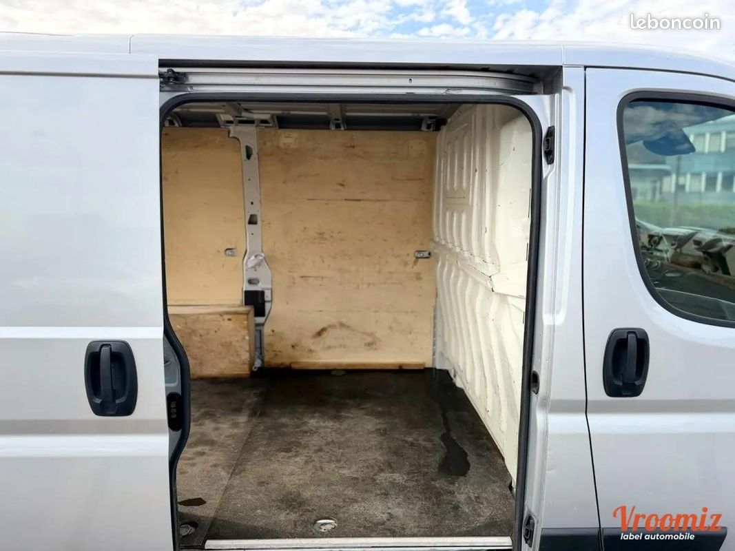 Peugeot Boxer Vu 2.2 140CV L1H1 BUSINESS TBEG 12500HT PRIX EXPORT (image 13)
