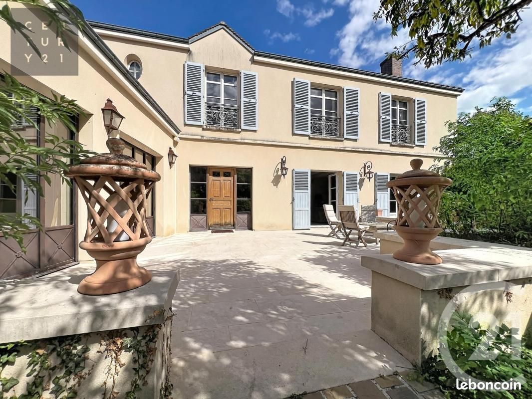 Maison 10 pièces 341 m² · à Pont-Sainte-Marie · 341 m² · 1 225 000 €