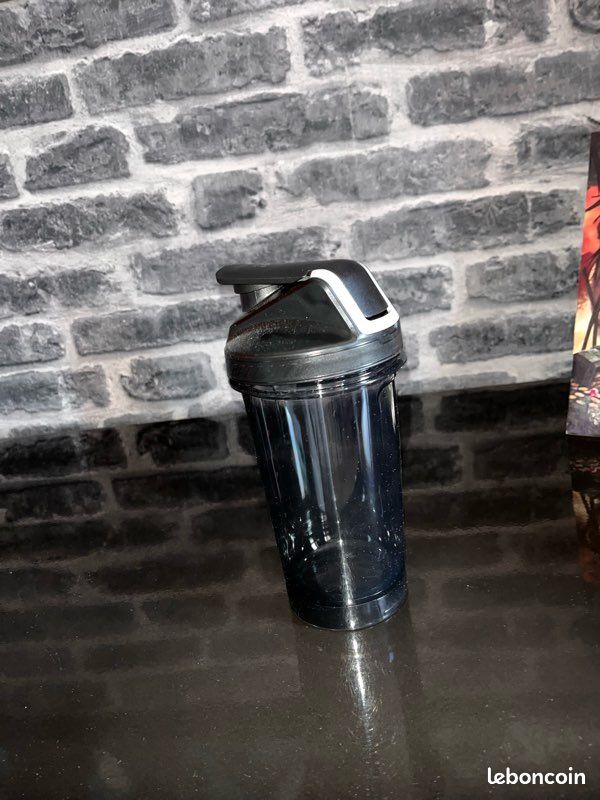 Shaker (image 1)