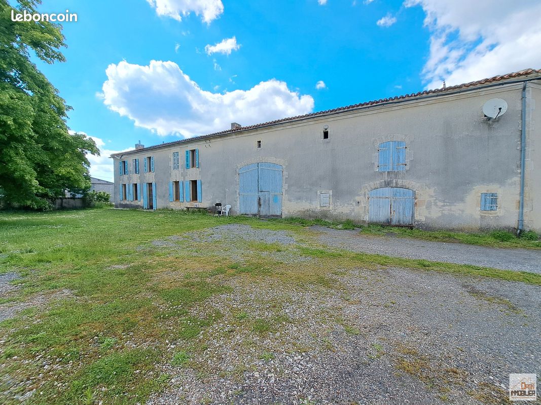 Maison 6 pièces 190 m² · à Baignes-Sainte-Radegonde · 190 m² · 243 800 €