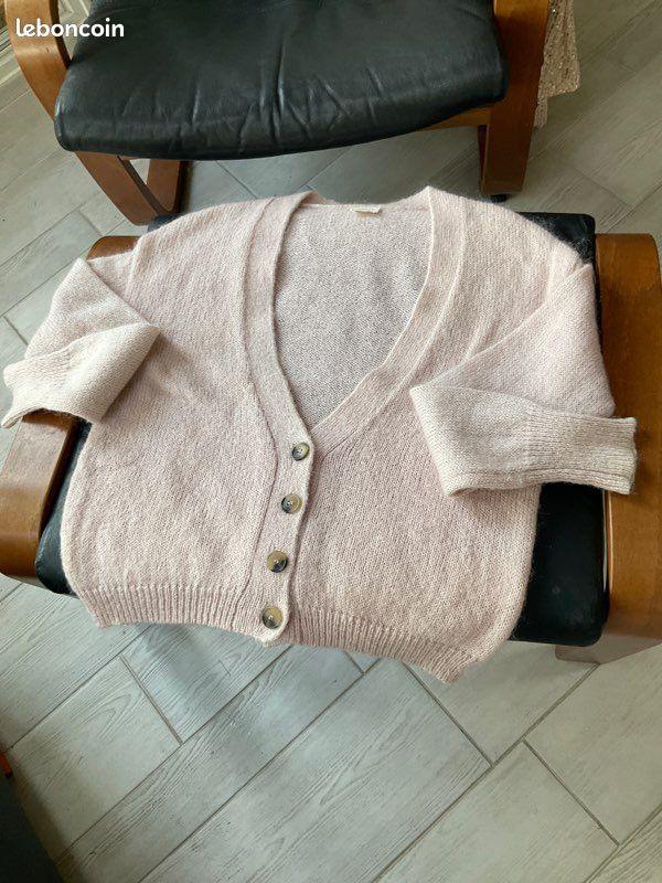 Gilet Ekyog ton rose taille S disponible en ton noir Vêtements