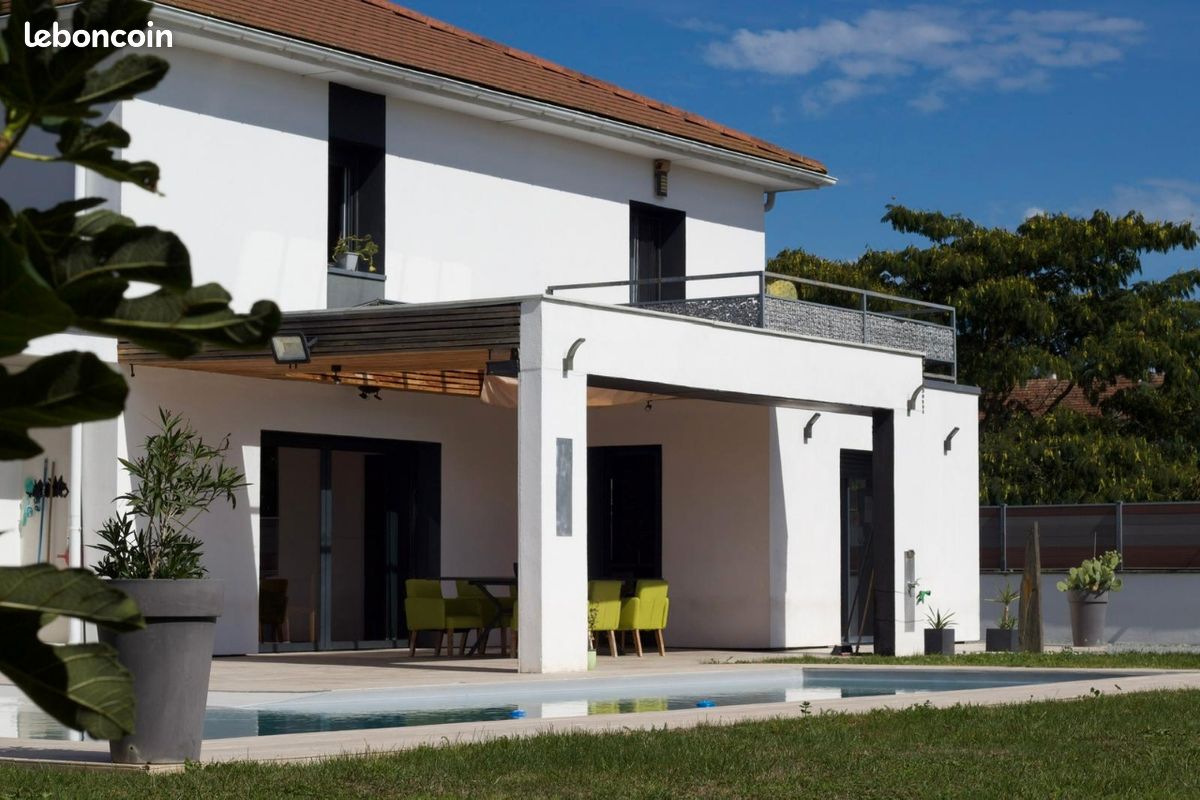 Maison 8 pièces 217 m² · à Sillans · 217 m² · 529 000 €