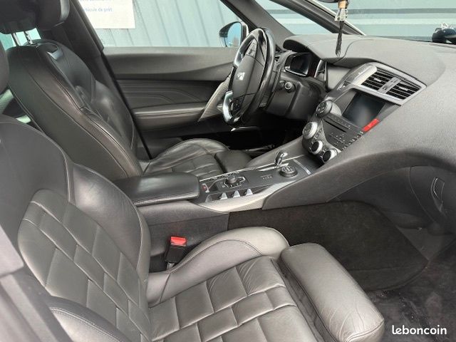 Citroën DS5 Hybrid4 So Chic BMP6 ENTRETIEN COMPLET (BATTERIE HYBRIDATION ET AIRBAG REMPLACÉS) (image 12)