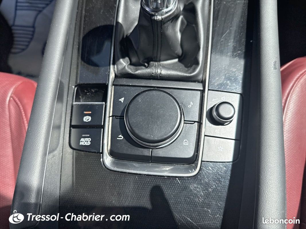 MAZDA Mazda3 5 portes 2.0L SKYACTIV-X M Hybrid 180 ch BVM6 100eme Anniversaire (image 23)