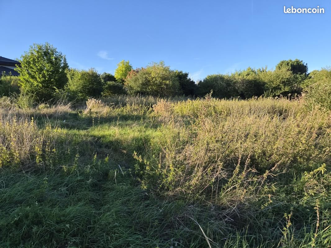 Terrain 1956 m² · à Vétraz-Monthoux · 737 000 €