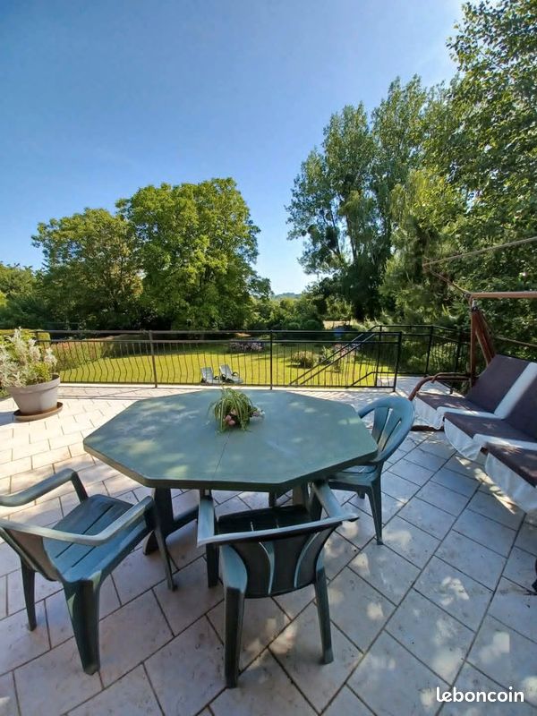 Maison 8 pièces 145 m² · à Sassegnies · 145 m² · 275 000 €