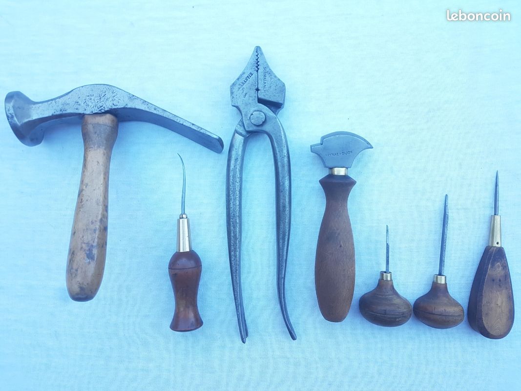 2 Outils Anciens De Cordonnier - Pince S.M. à Cors/oignon En Métal - Pour Chaussures - Occasion (France)