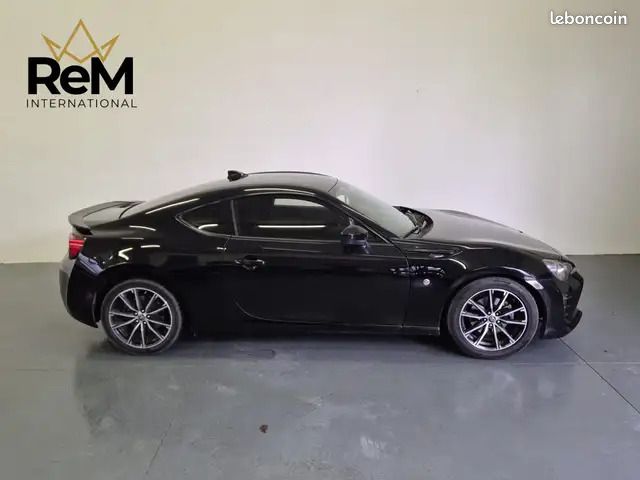 Toyota GT86 2.0 Restyling | 200 ch BVA Restylée Full Black Carnet d'entretien Non-fumeur Propulsion (image 7)