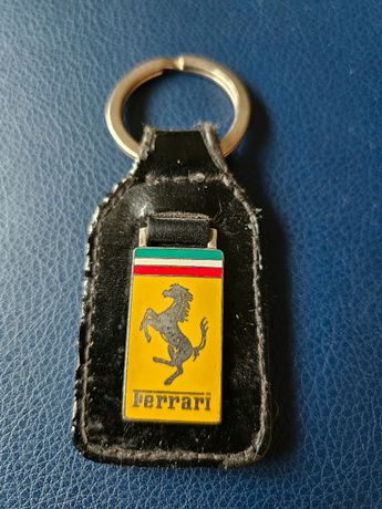 Collection de deux porte-clés en cuir Ferrari d'origine - Ferrari