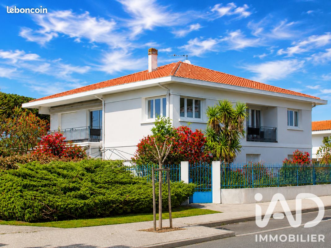 Maison 9 pièces 308 m² · à Arès · 308 m² · 1 078 000 €