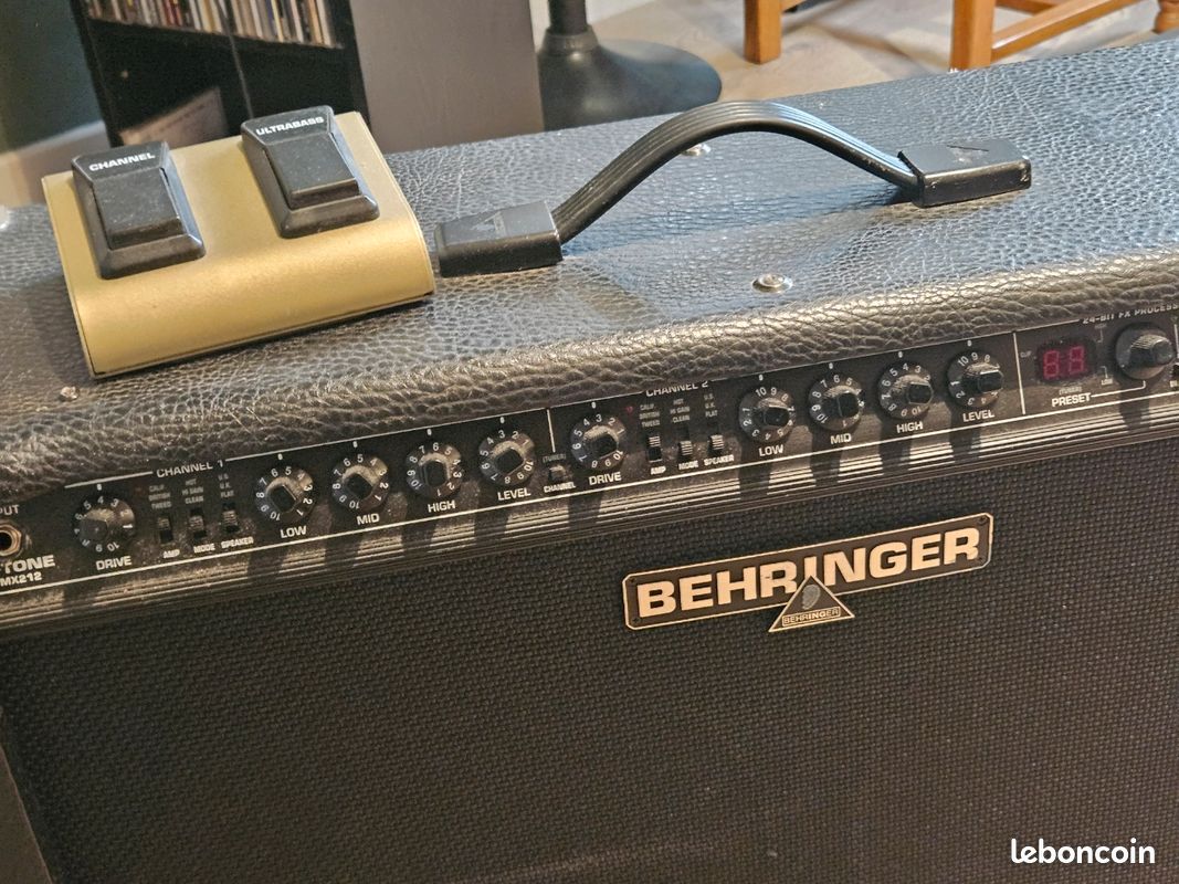 Ampli guitare à lampes BEHRINGER V-TONE GMX212 et Footswitch (image 2)