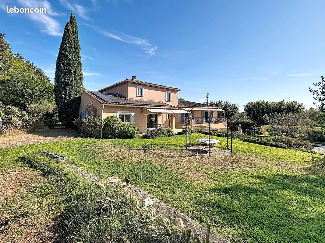 Maison 6 pièces 257 m² · à Roquemaure · 257 m² · 850 000 €