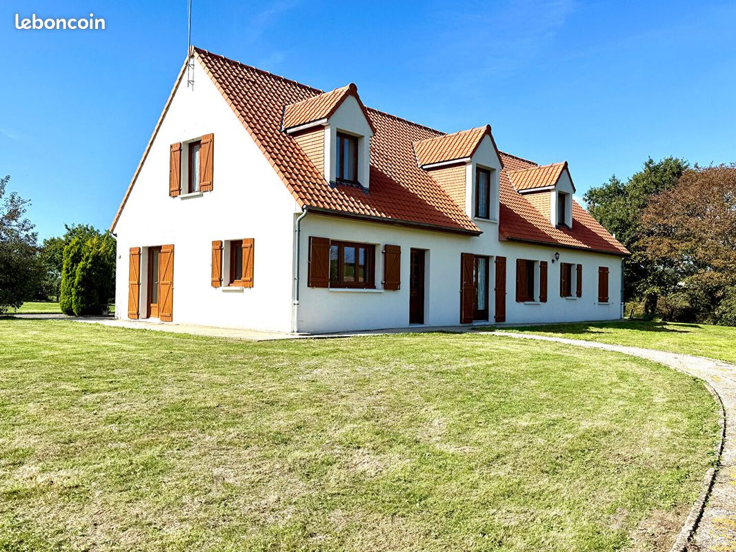 Maison 8 pièces 185 m² · à Brunembert · 185 m² · 319 900 €