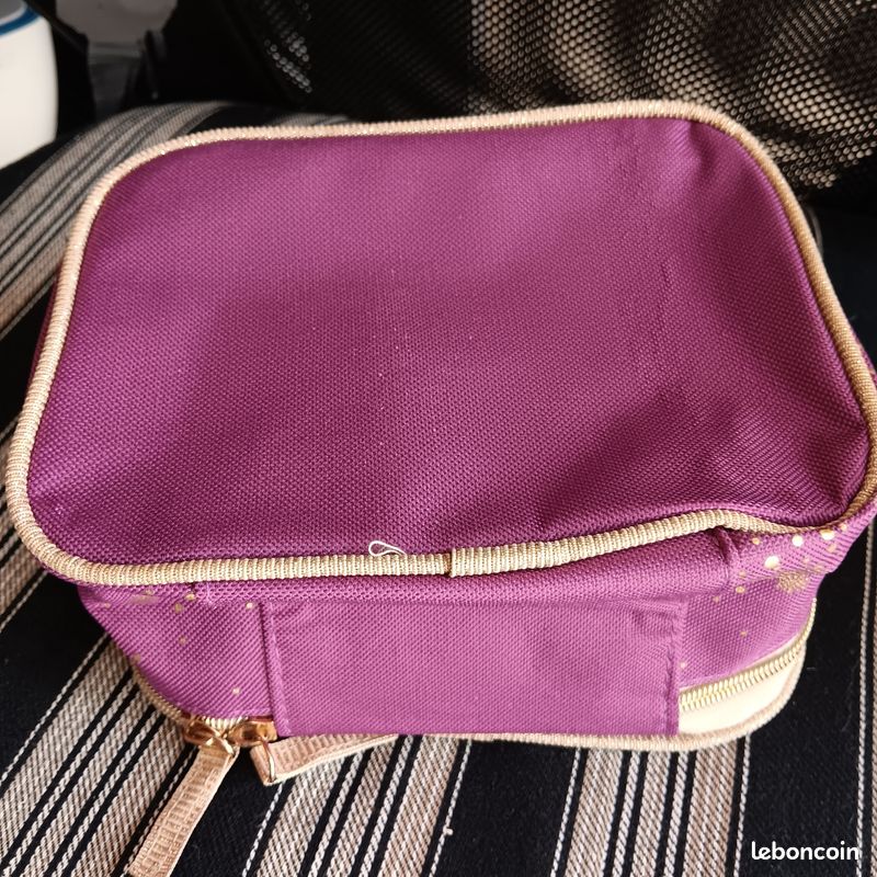 Trousse de toilette neuve violette et dorée (image 2)