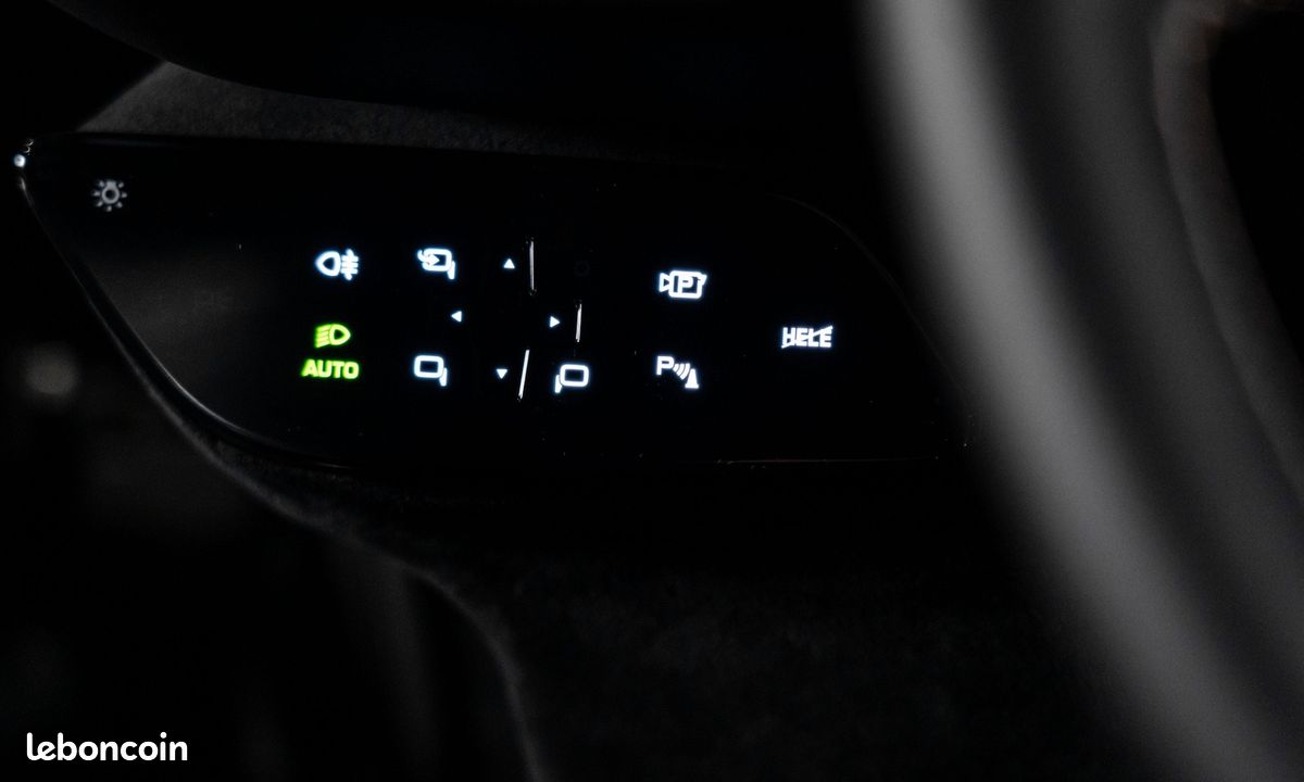 Ferrari 12Cilindri V12 830 - 1°MAIN FRANÇAISE Malus Payé / 759 Kms / Lift / Full Carbone Ext Int/ Display / Cam 360° / TVA LOA / 5822E/Mois (image 24)