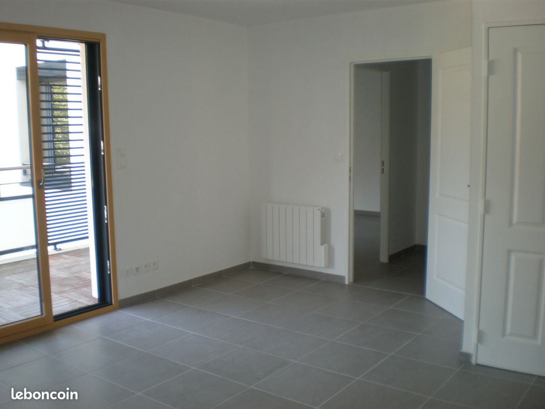 Appartement a louer tassin-la-demi-lune - 2 pièce(s) - 50 m2 - Surfyn