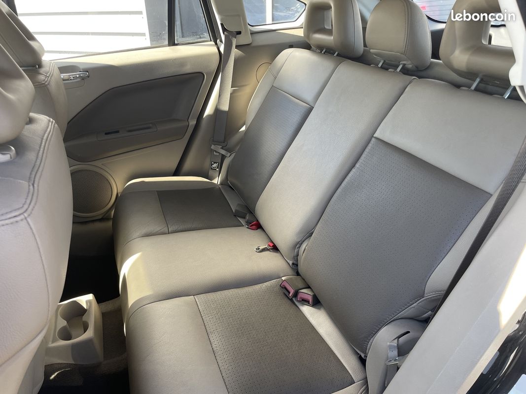 Dodge CALIBER 2.0 CRD SXT (image 25)