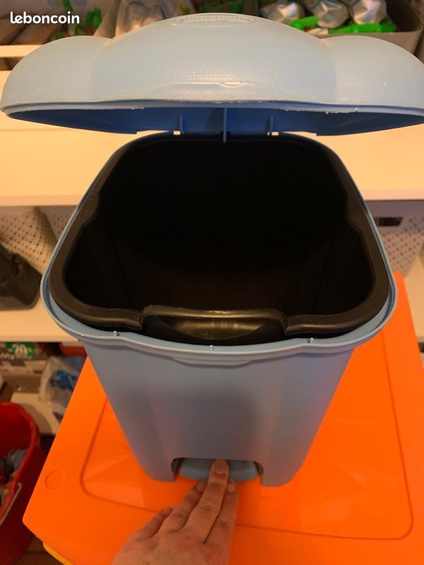 Poubelle de salle de bain (image 2)