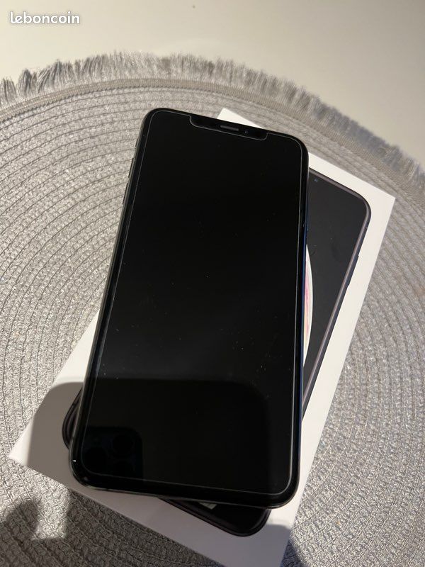 IPhone XS Max Excellent état (image 3)