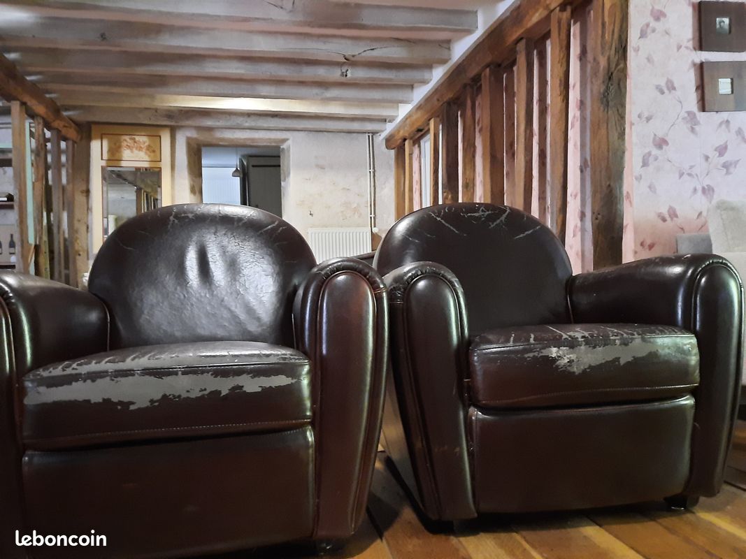 Vends 2 fauteuils club très confortables, cuir abimé sur assise et accoudoirs (image 5)