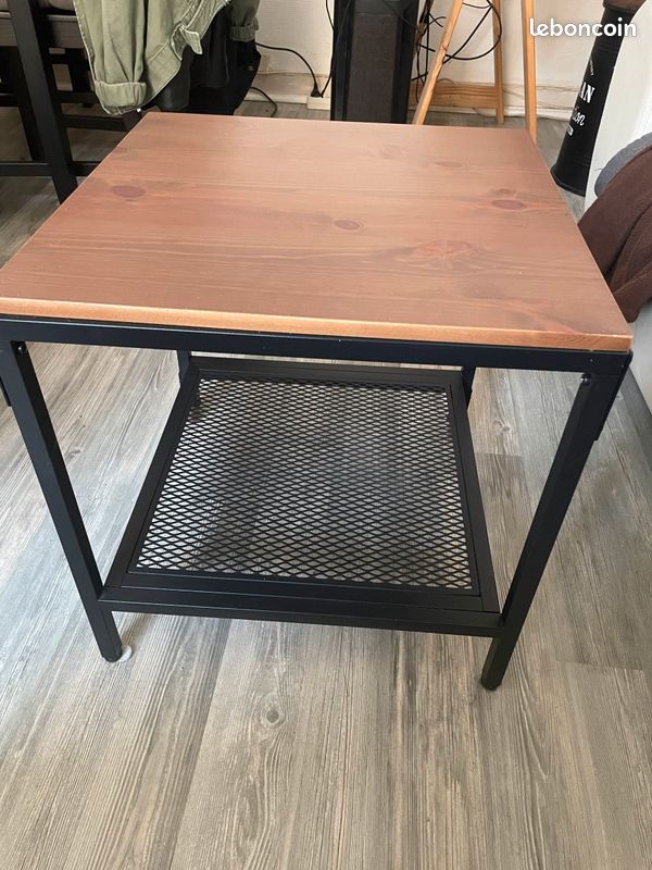 Table d’appoint style industriel (image 1)