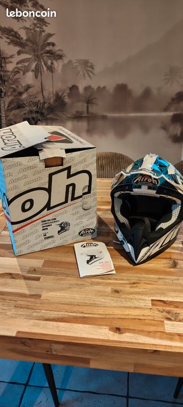 Casque Airoh cross et enduro
Airoh CR901 Face Azure
Taille M 57/58
Jamais servi, intégralement neuf (image 1)