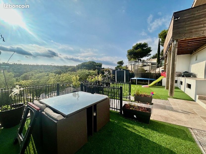 Terrain 240 m² Le Castellet · 349 000 €
